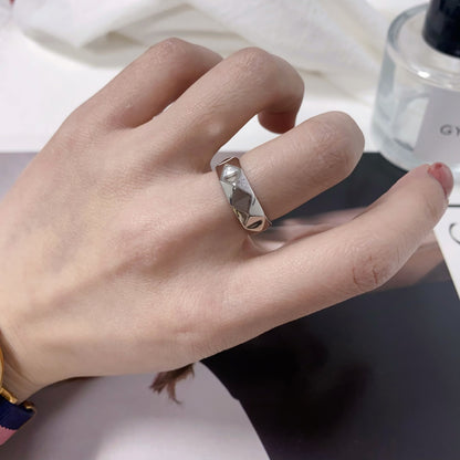 Multi-Facet Mirage Ring